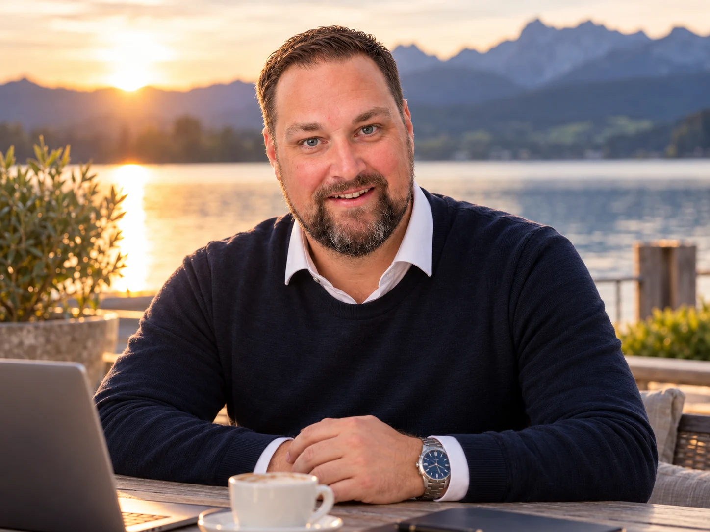 René Reichsebner im Gesprächsumfeld am Bergsee – persönliches Porträt